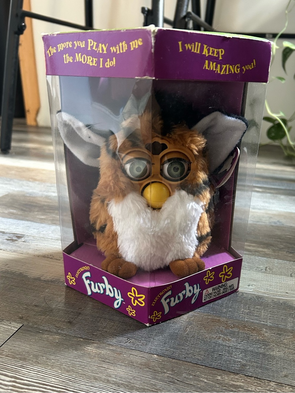 1998 RARE 6” Furby Giraffe Tan with Blue Eyes 70-800 tags